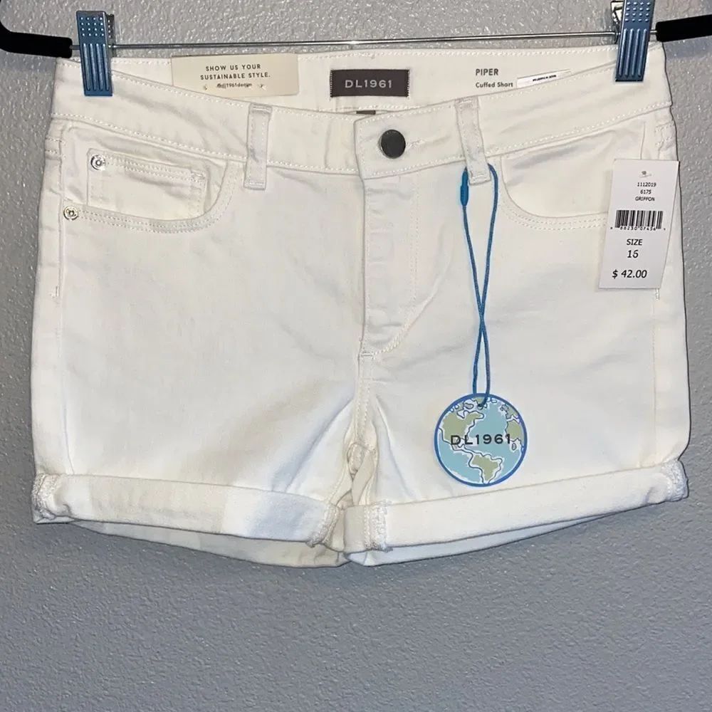 NWT- DL1961- Girls White roll up shorts- Piper cuffed shorts- Size XL girls 16